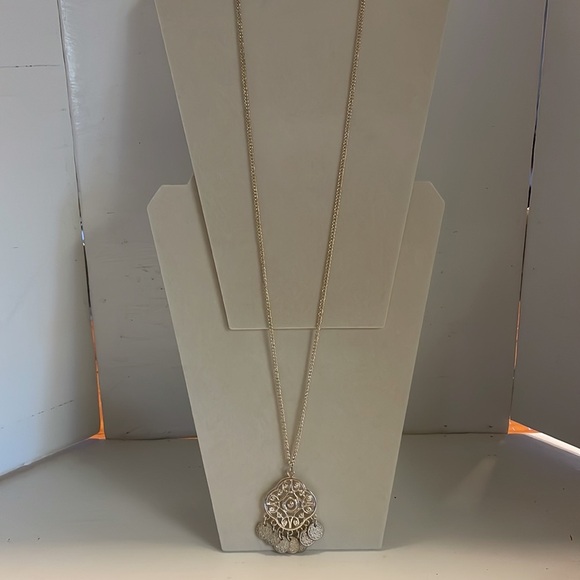 31” gold tone Infinity chain necklace 2” open scrollwork pendant w/8 medallions - Picture 2 of 14